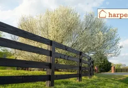 What Are Arizona Fence Laws Between Neighbors?